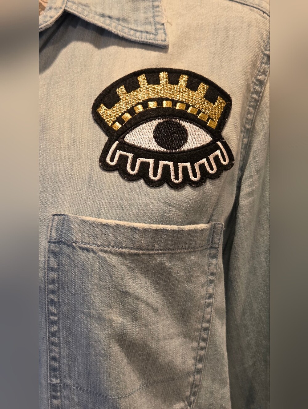RAILS CLEOPATRA Light Wash Denim Button-Up Shirt with Eye Patch, Size XS. - Picture 7 of 15
